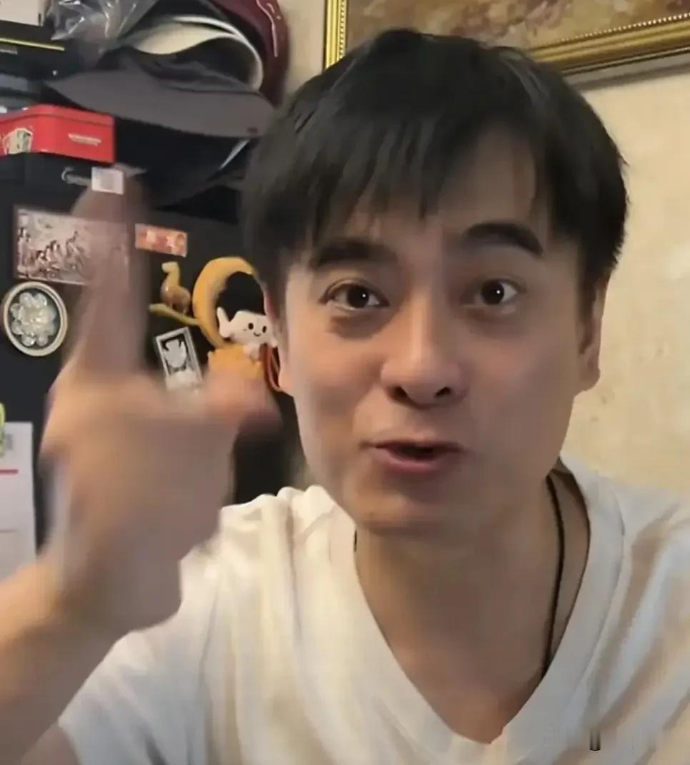 50岁演员陈龙，难掩激动！7月24日，演员陈龙意外冲上热搜！起因竟是他迎来