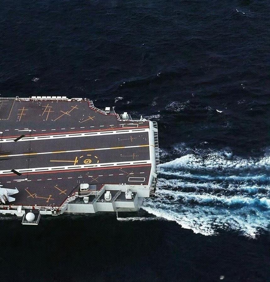 福建舰雄姿以前军宣最喜欢的用语之一。中国海军力量烽火问鼎计划中美军事力量