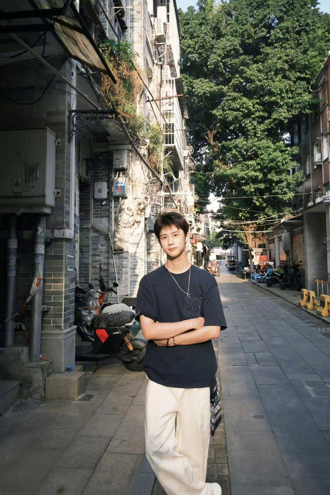 广州plog|我正在慢慢喜欢上这座小城🌇漫无目的地走进了同福西的一条小巷阳