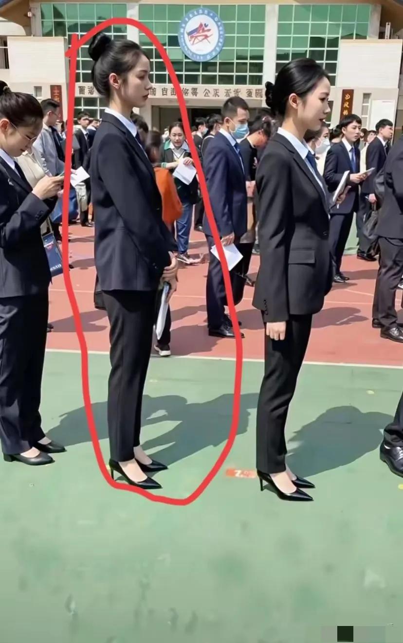 这女孩考公通过的几率大不大？[？？？]