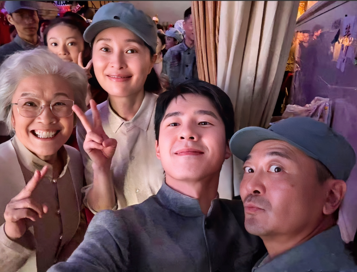 有个事，一直不敢说，九三文艺晚会有点奇，有点怪，明明每个节目台词都非常多，但