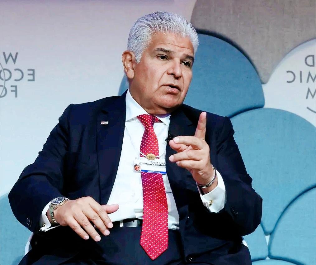 巴拿马这出戏，演砸了！前脚还在和中企谈合作，后脚立即翻脸，堪比京剧变脸