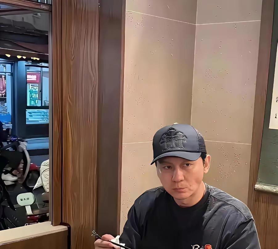 原来李晨才是内娱被严重低估的生存高手！当年跑男分红，鹿晗单季拿4000万，邓超拿3000万，他只有4