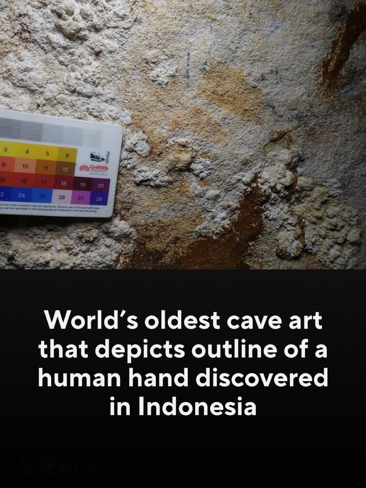 科学家周三表示，在印度尼西亚一处洞穴墙壁上发现的红色手印是迄今为止发现的最古老的
