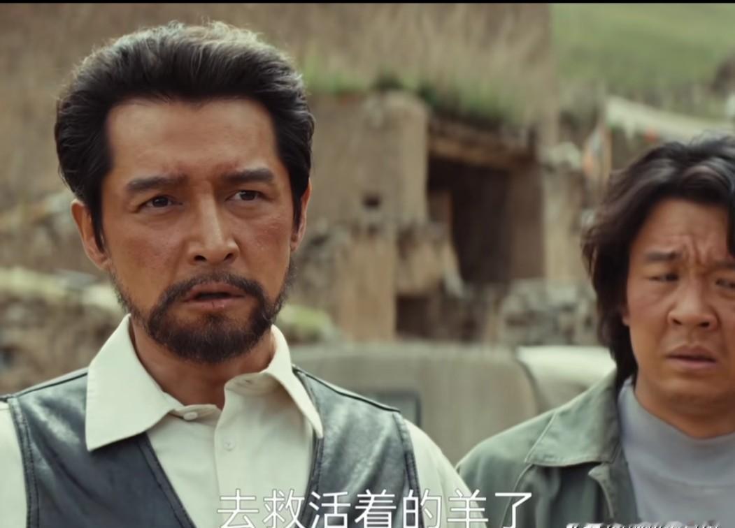 他告诉痛哭的妈妈：“妈，别哭了，大不了你再生一个。”这不是不孝，也不是冷血