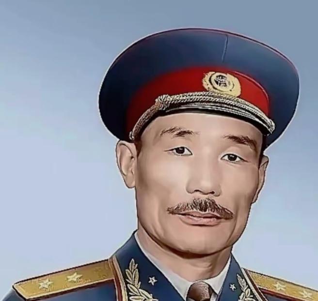 1978年，开国中将孙毅外出理发，剪完之后还觉得长，于是让理发小伙再修一修。没想