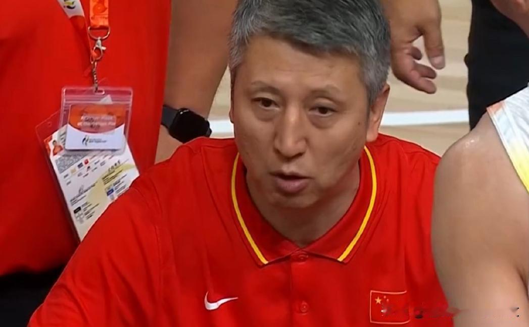 沉重的一天！韩国击败日本夺金牌，男篮遭遇四层打击接踵而至：1、输伊朗，失铜牌