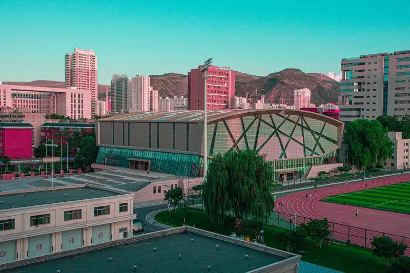 下面我根据2025年数据，告诉你高考多少分能上985？物理类去年兰州大学在