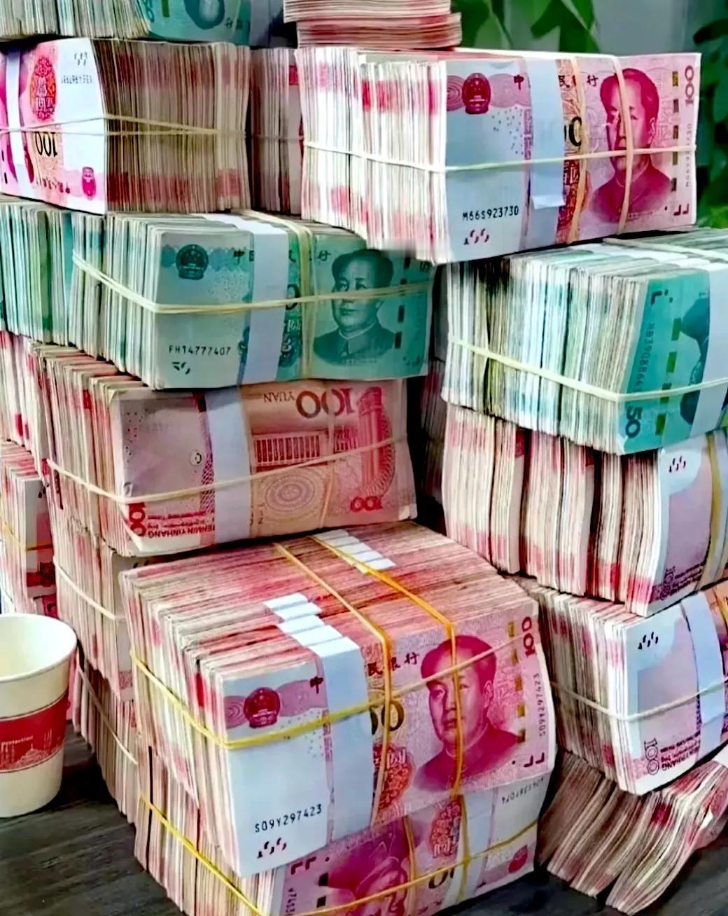 年轻人，一定要多存钱！对于一个快60岁的人，非常了解存钱的重要性，如果老了没有