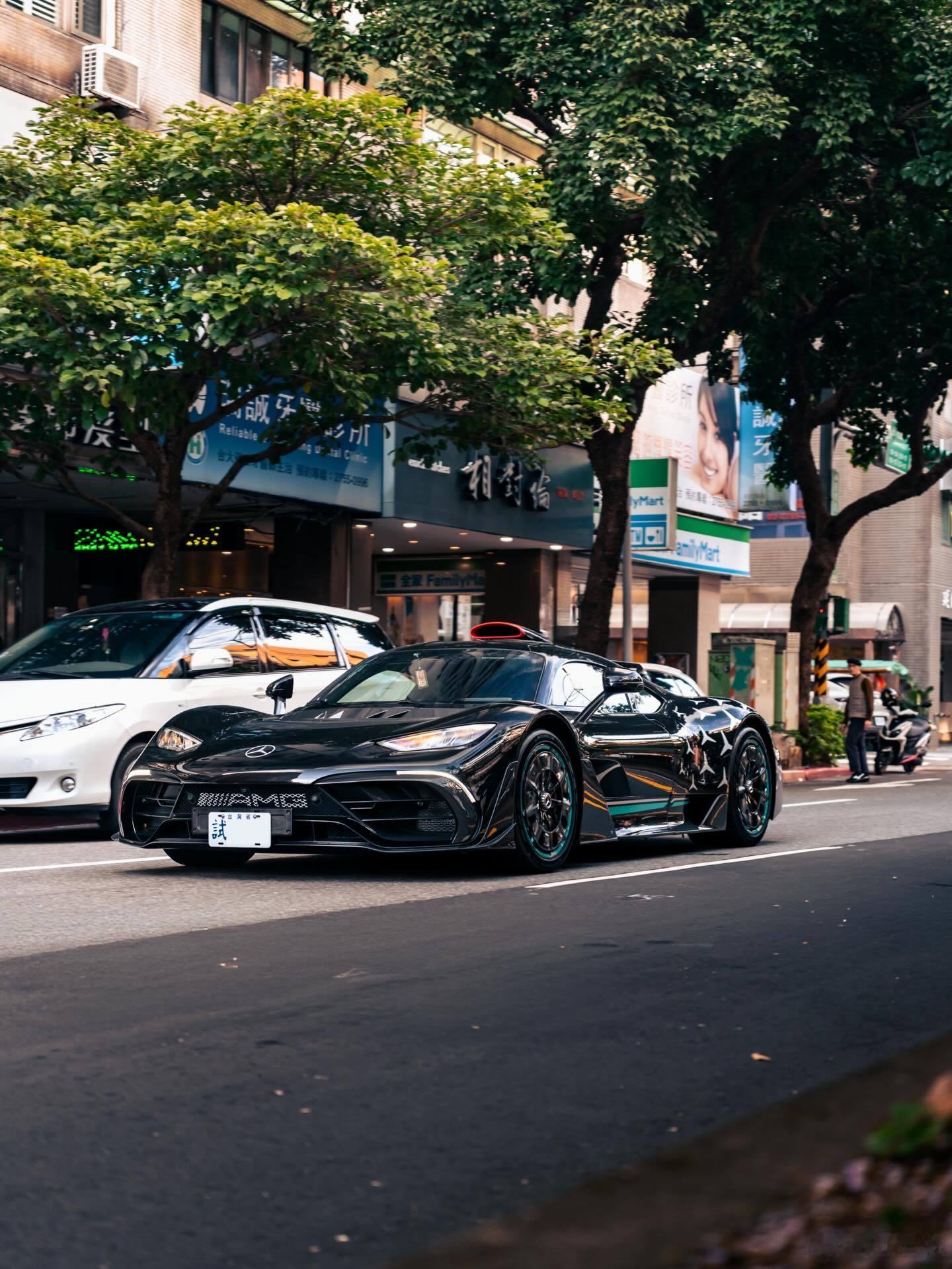 型车街拍我国台湾省也有AMGOne上路了📷sp917me