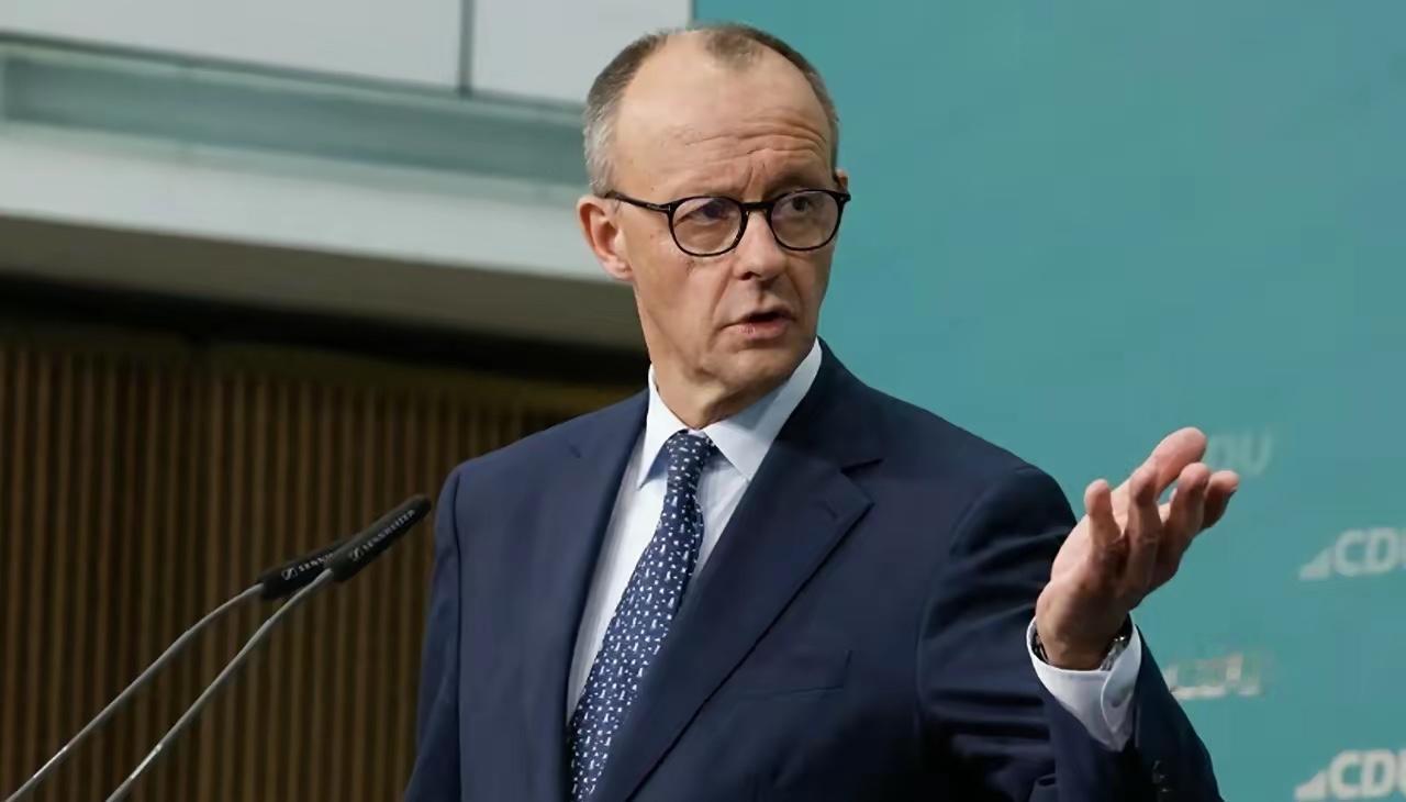 德国总理开口了：中国必须接受欧盟的汇率条款，给你一个月考虑。马克龙跟上：技术列表