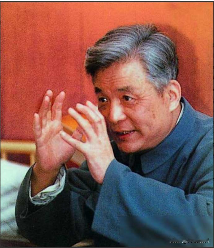1986年7月，邓稼先在临终前提出想要再去看一眼天安门，可当他乘坐的轿车驰过天安