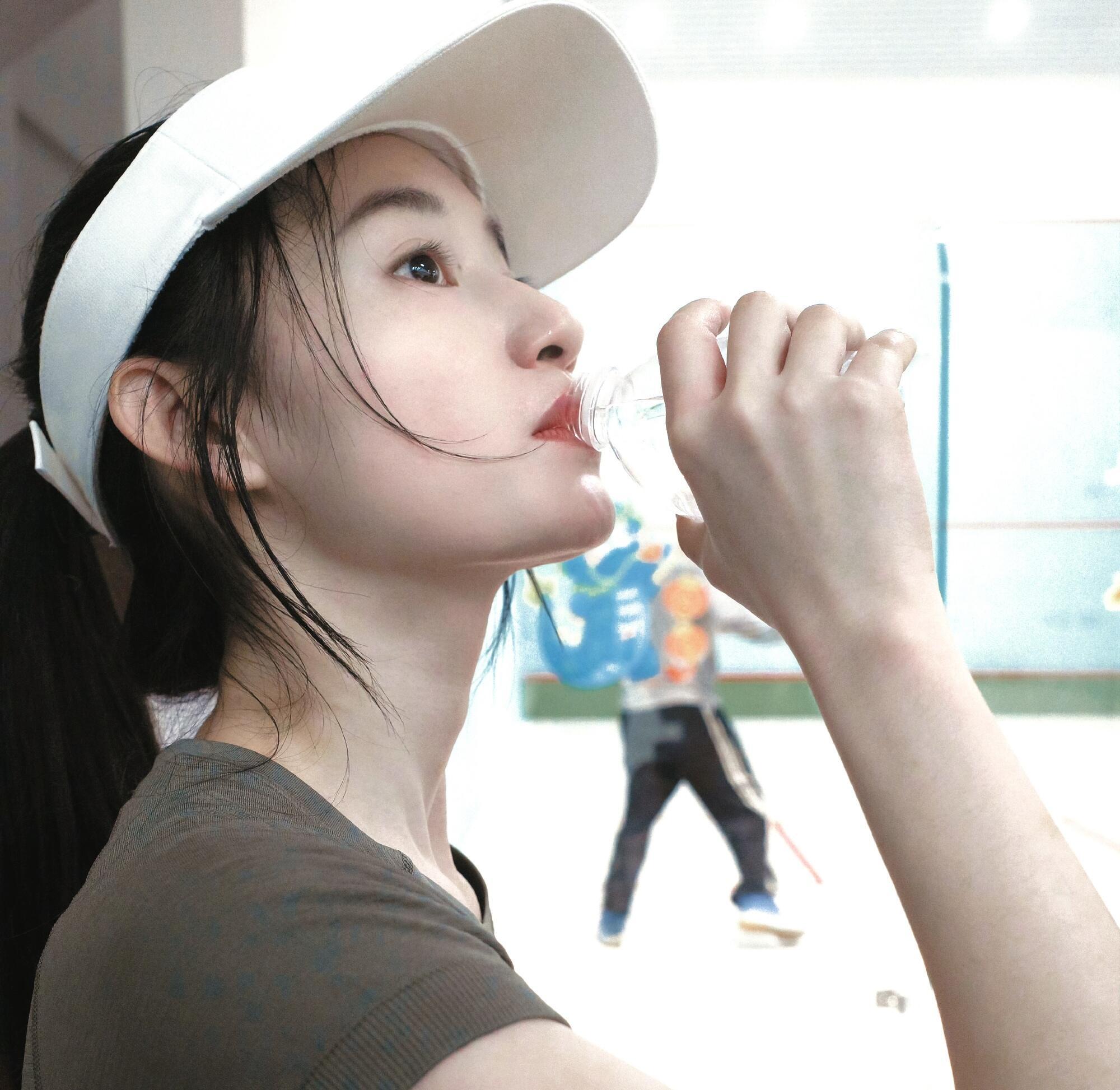 郭晓婷真的把明媚可爱生命力焊在身上了