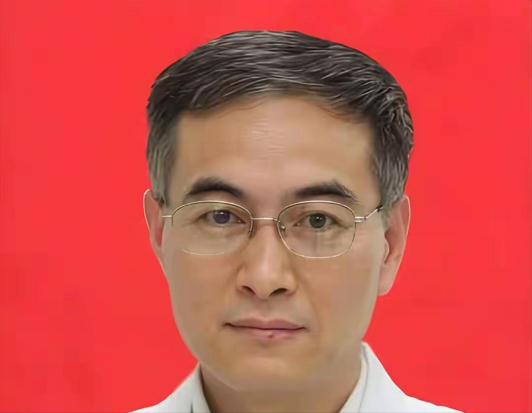 医生王福建有多可恨吧！给断四根指头农民工做台手术，收费14万，转身就把10多万的