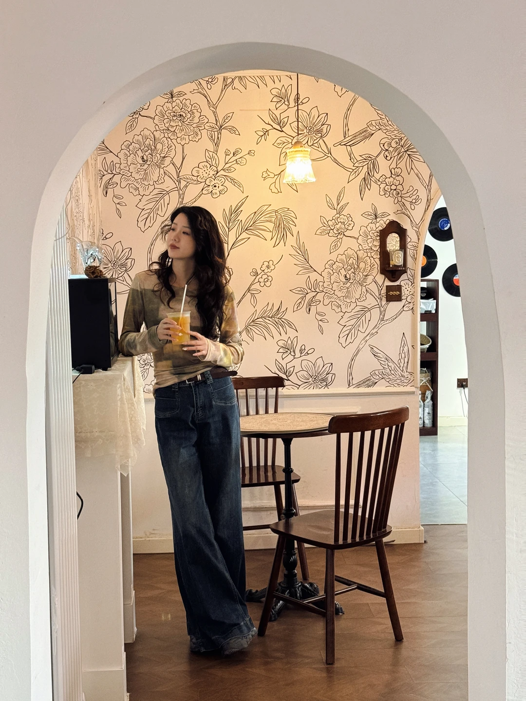 乌鲁木齐藏在山坡的小院咖啡馆！人少很安静！