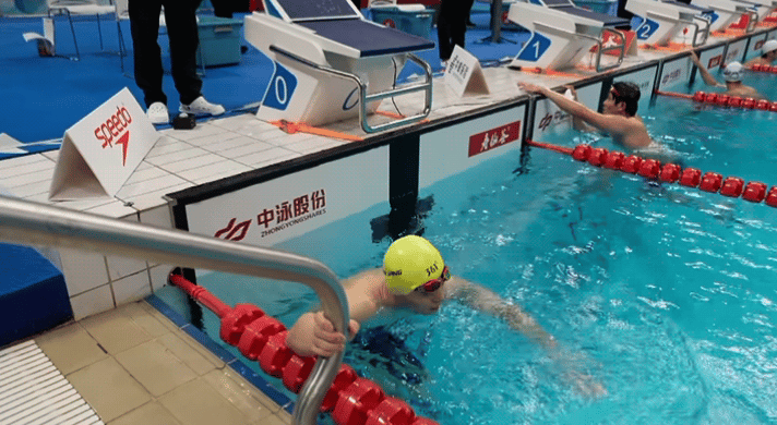 孙杨好久不见的800自孙杨上一次游是2019年光州世锦赛，7分45秒01；这