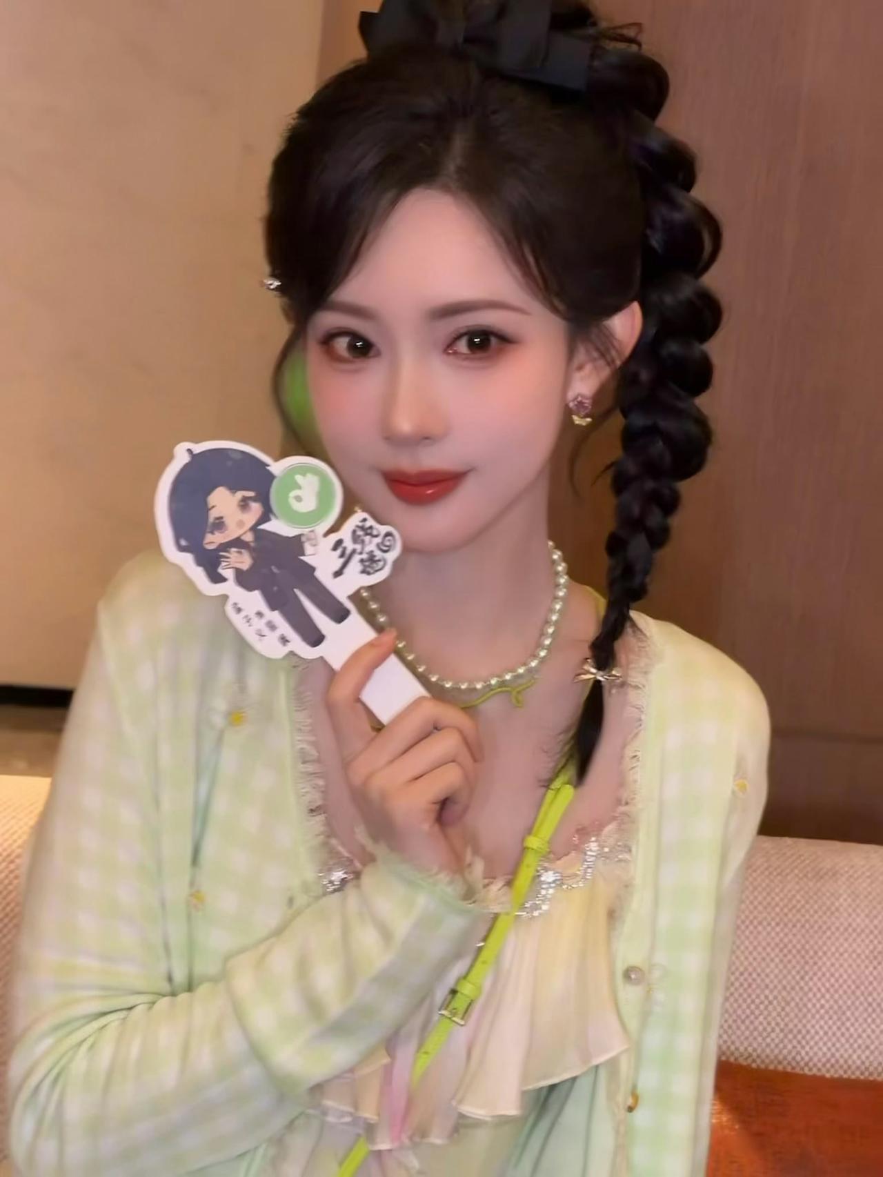 孟子义，盛夏蜜瓜味。