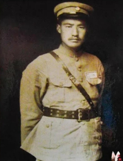 1949年10月初，马步芳逃到台湾后，蒋介石以“擅离职守”撤销了他所有职务。马步