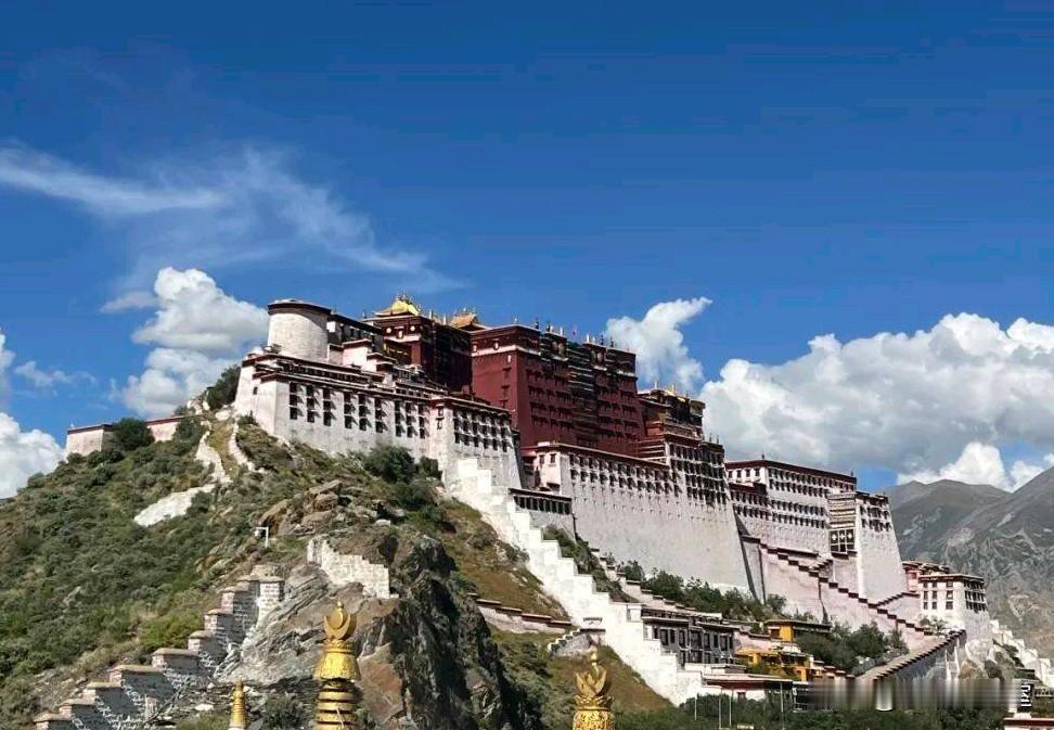 去过布达拉宫，为啥感觉比故宫、天安门更雄伟壮观、气势磅礴？白天夜景都震撼！
