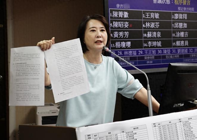 离谱了！民进党在台北的支持度竟然冲得比南部还高？最新民调一出，王鸿薇直接开酸：这