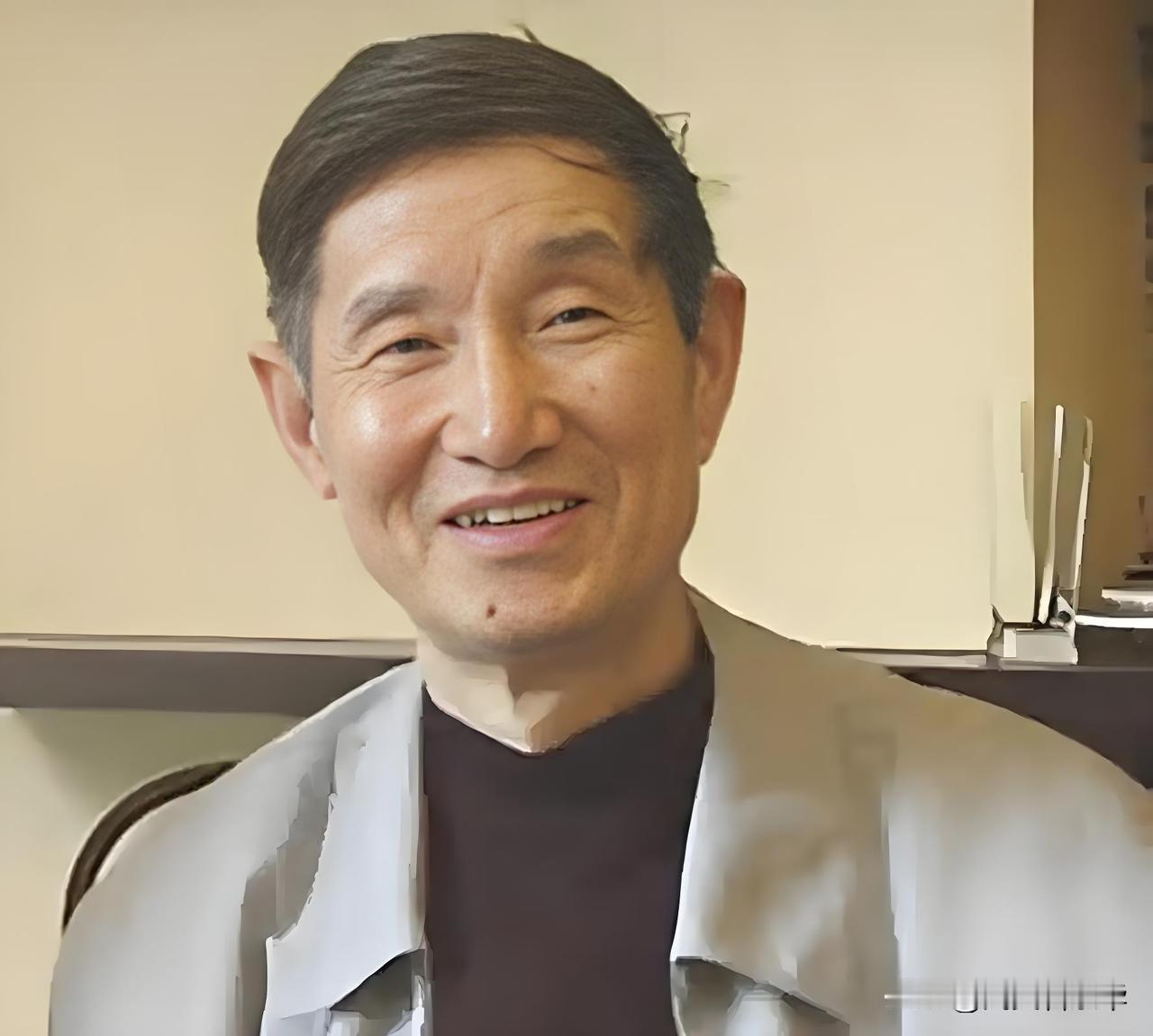 1995年，徐景贤被释放后回到了上海。这个曾经在特殊年代里搅动风云的人物，