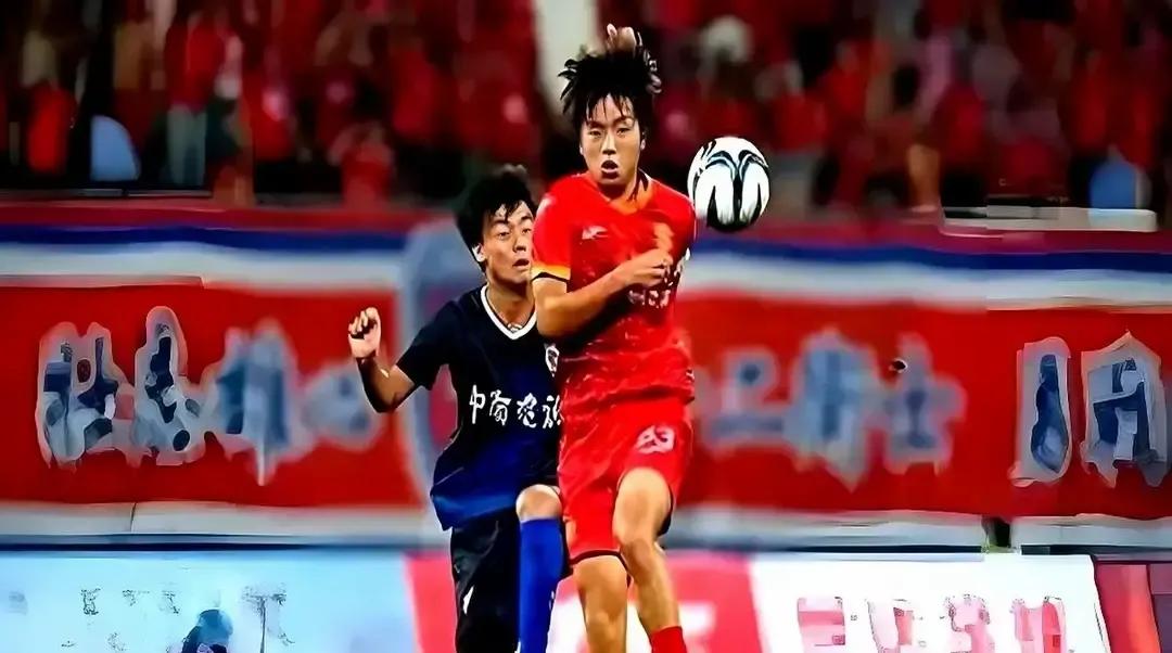 2000万买替补？海港这笔转会藏着三重计算。看到李镇全2500万转会费，你第