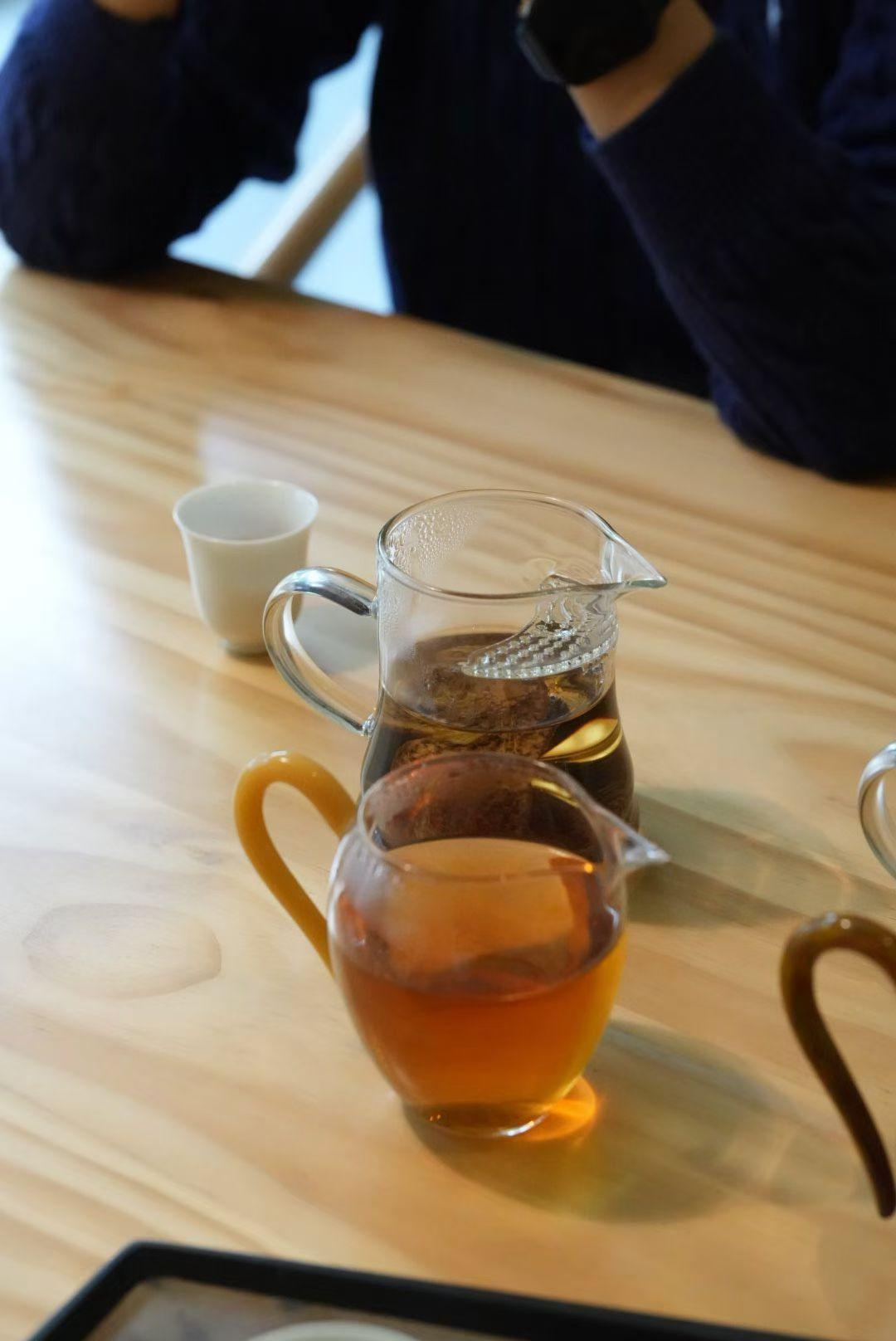 刘震云的《一句顶一万句》里写的那句：“一个人的孤独不是孤独。一个人找一个人，一句