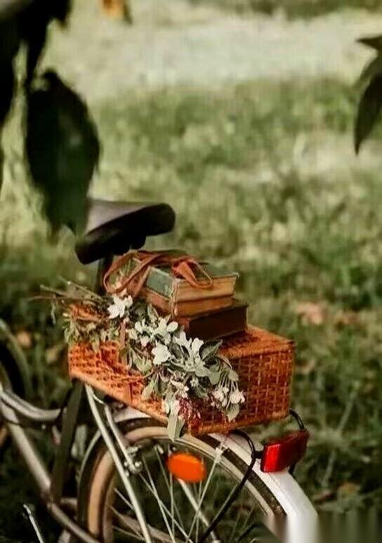 男人分手时的沉默，你以为是洒脱？屁。那他妈是后半辈子要一口一口往下咽的玻璃渣