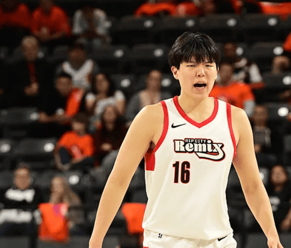 混音队主帅谈杨瀚森: 我们对他的进步很满意, 但这还没结束