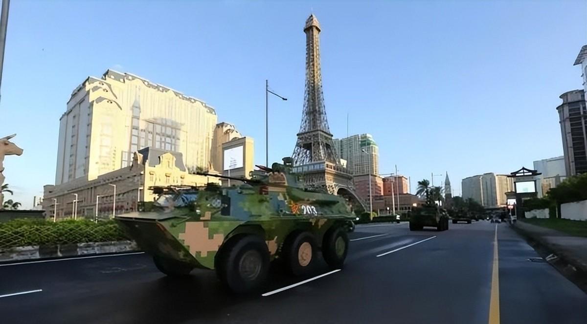 作为一个关注两岸局势多年的老观众，看到白皮书里直接把“不派军队驻台”这几字删掉的