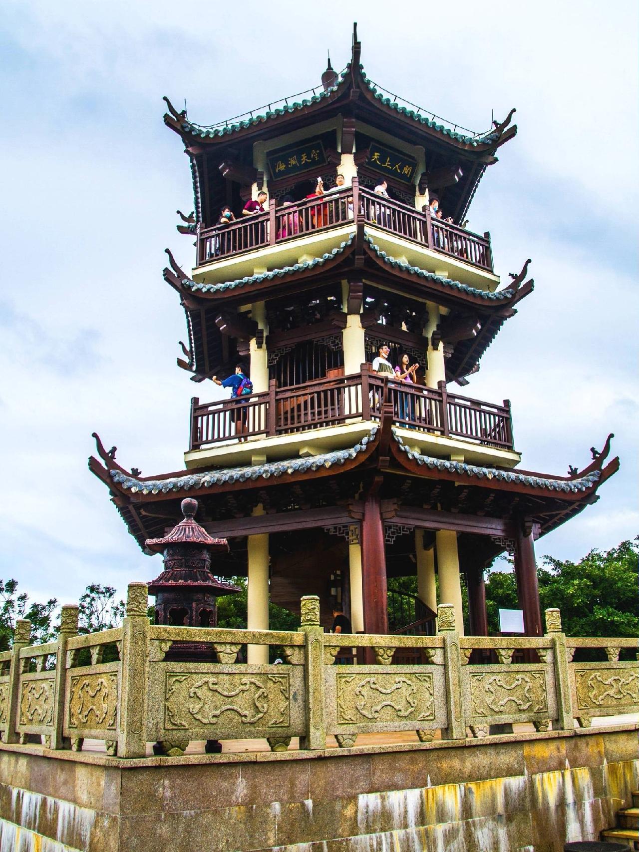 广东汕头有两个塔山风景区，一个位于礐石风景区，一个位于澄海。澄海塔山风景区坐