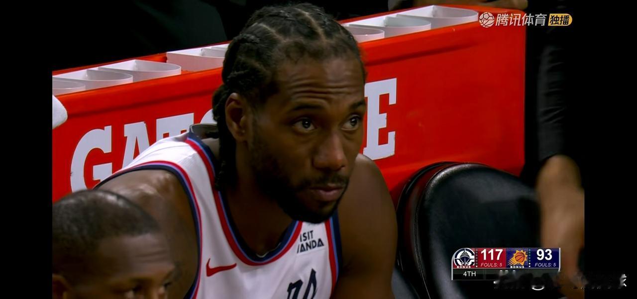 快船队记FarbodEsnaashari真是为伦纳德鸣不平！在今天快船客场以1