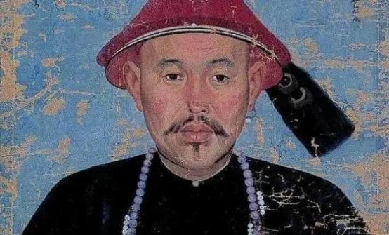 公元1697，大学士尹泰酒醉后，强行占有了前来送水的小丫环，本想瞒天过海，谁料小