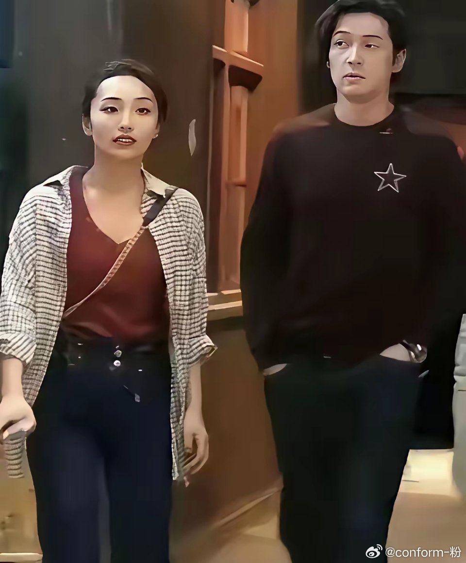 坦白讲，很多人都低估了黄曦宁。先后生下一女一儿，凑齐一个好字。刚迎来小公主的时候