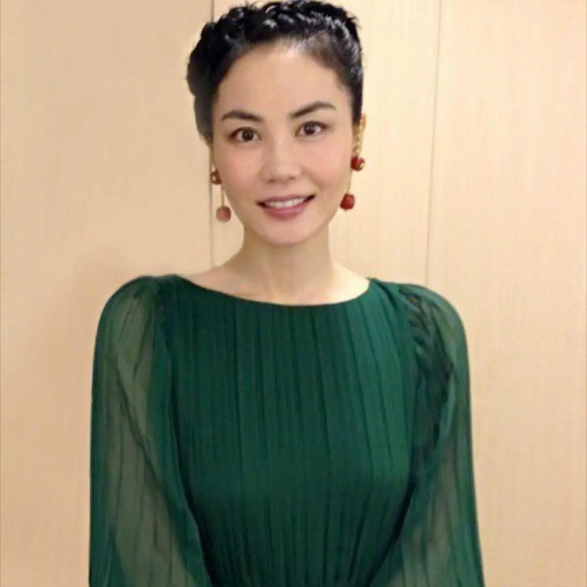 王菲六登春晚，这操作，够狠！56岁，连上6年春晚，这是少有歌手能有的殊荣。