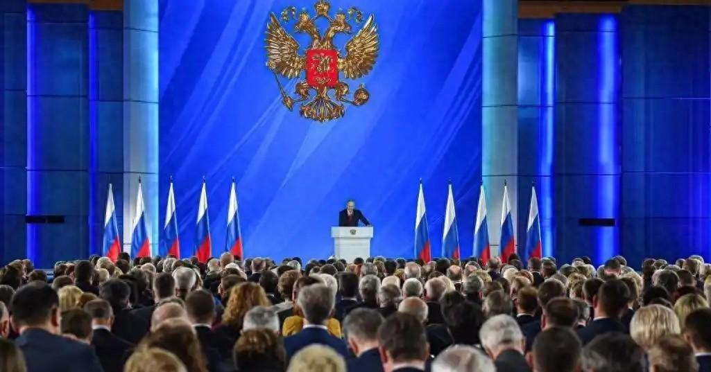 2022年，俄罗斯GDP只有2.21万亿美元，还不如咱们广东省一个省的经济体量。