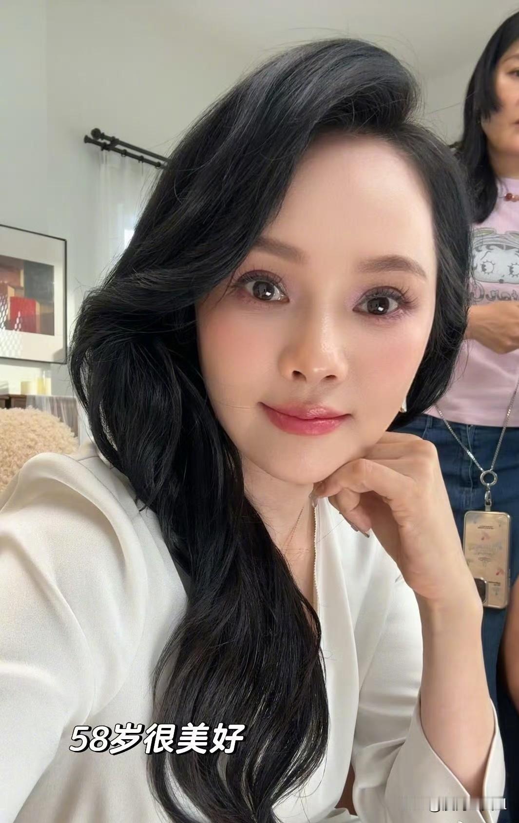 继昨天对自己58岁很满意的长文后伊能静今又发长文果不其然还是针对美貌说事