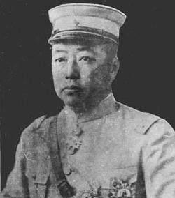 1928年杨宇霆被枪决前与张学良的合影，注意看，二人早已貌合神离“邻葛叔，您