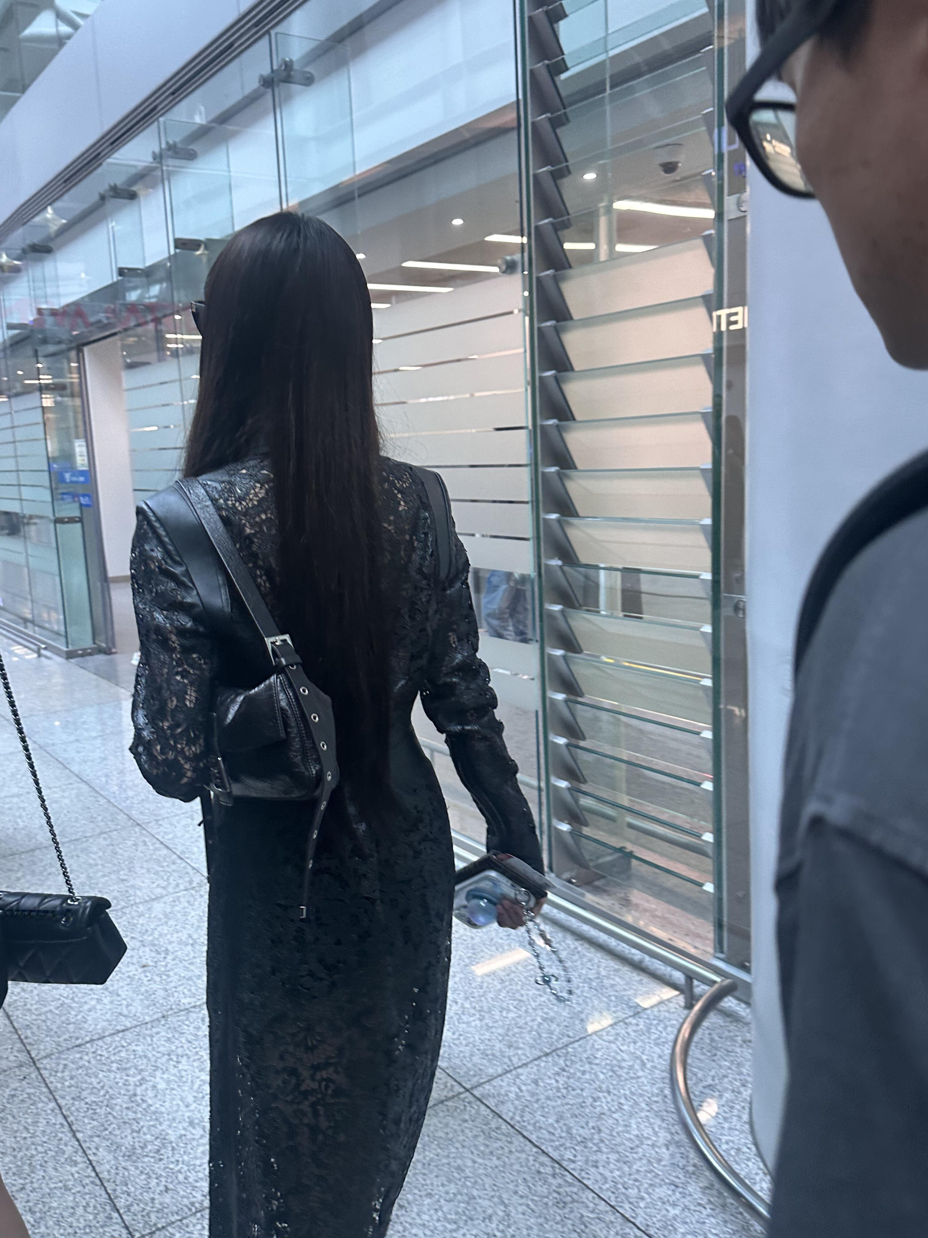 妈妈背影更迷人了啊啊啊啊啊啊啊妈妈[哭哭]​​​