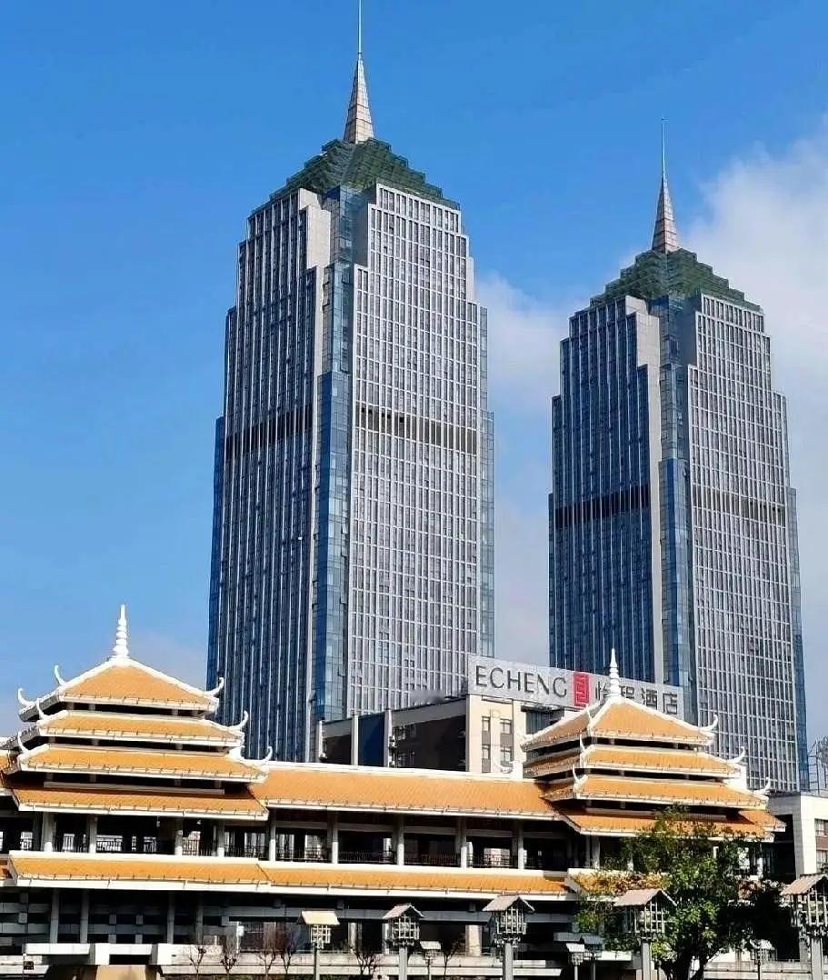 最近桂林流传一个“狠招”，听着离谱，细想却全是道理。把17个县级单位，直接砍掉