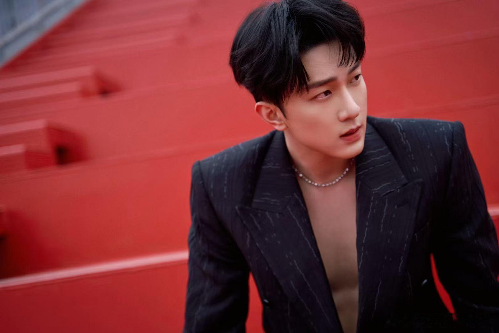 项宇航 ✨搜狐时尚盛典       镜头之下 感受此刻       循光而上 步