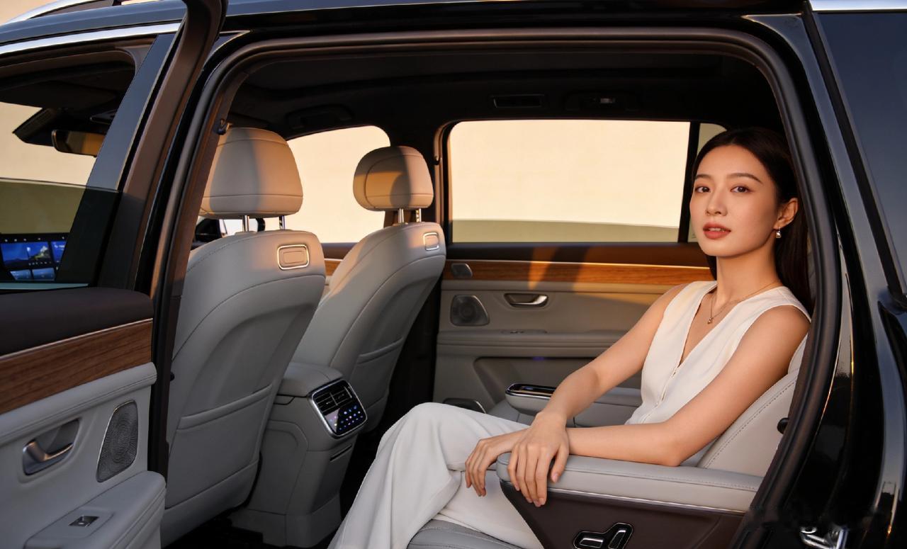 与华为合作的“五界”哪款车最厉害？1、问界：与赛力斯合作，卖得最好2、智界