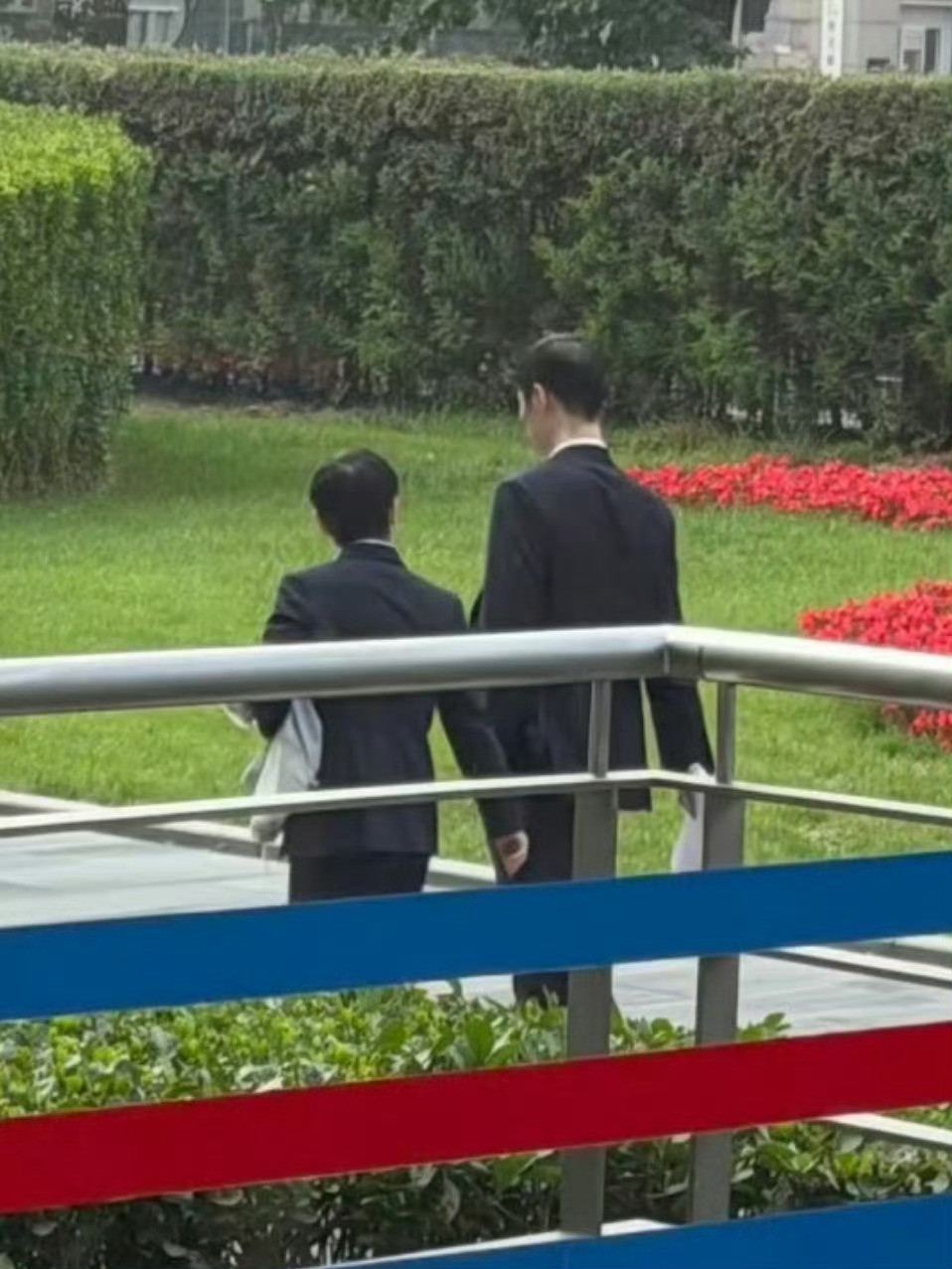 孙颖莎背面孙颖莎正面