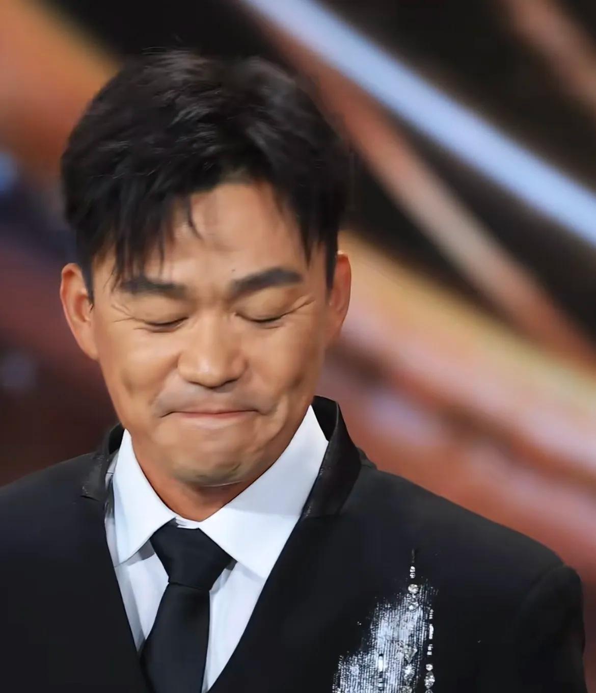 这哪是颁奖，这是装都懒得跟你装。百花奖给了易烊千玺，给了卫诗雅。没毛病，这两