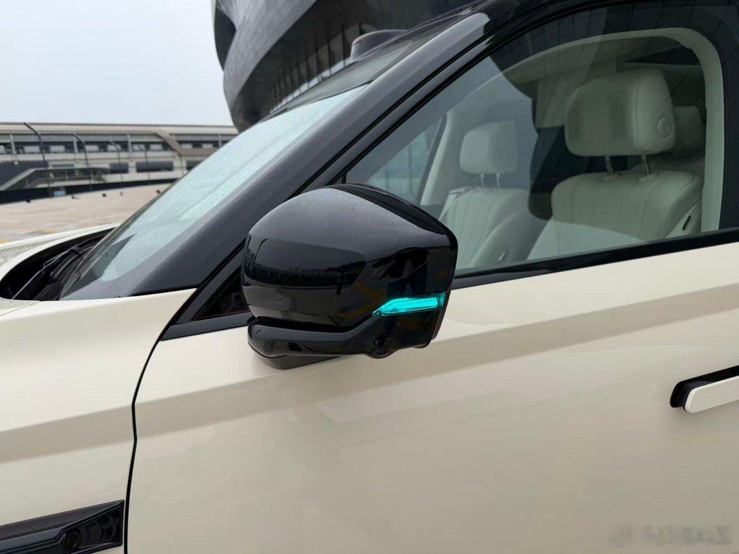 当“为家庭造车”的初心遇上智能进化的野心，魏牌全新蓝山智能进阶版带着标志性小