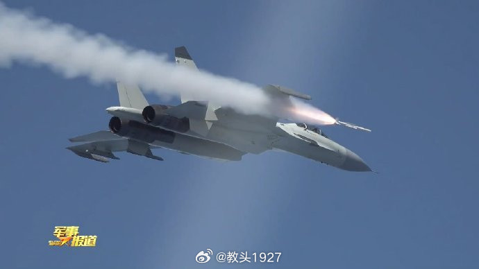 空军航空开放活动航展解读歼-11BG是中国空军现役歼-11B战斗机的升级型号，