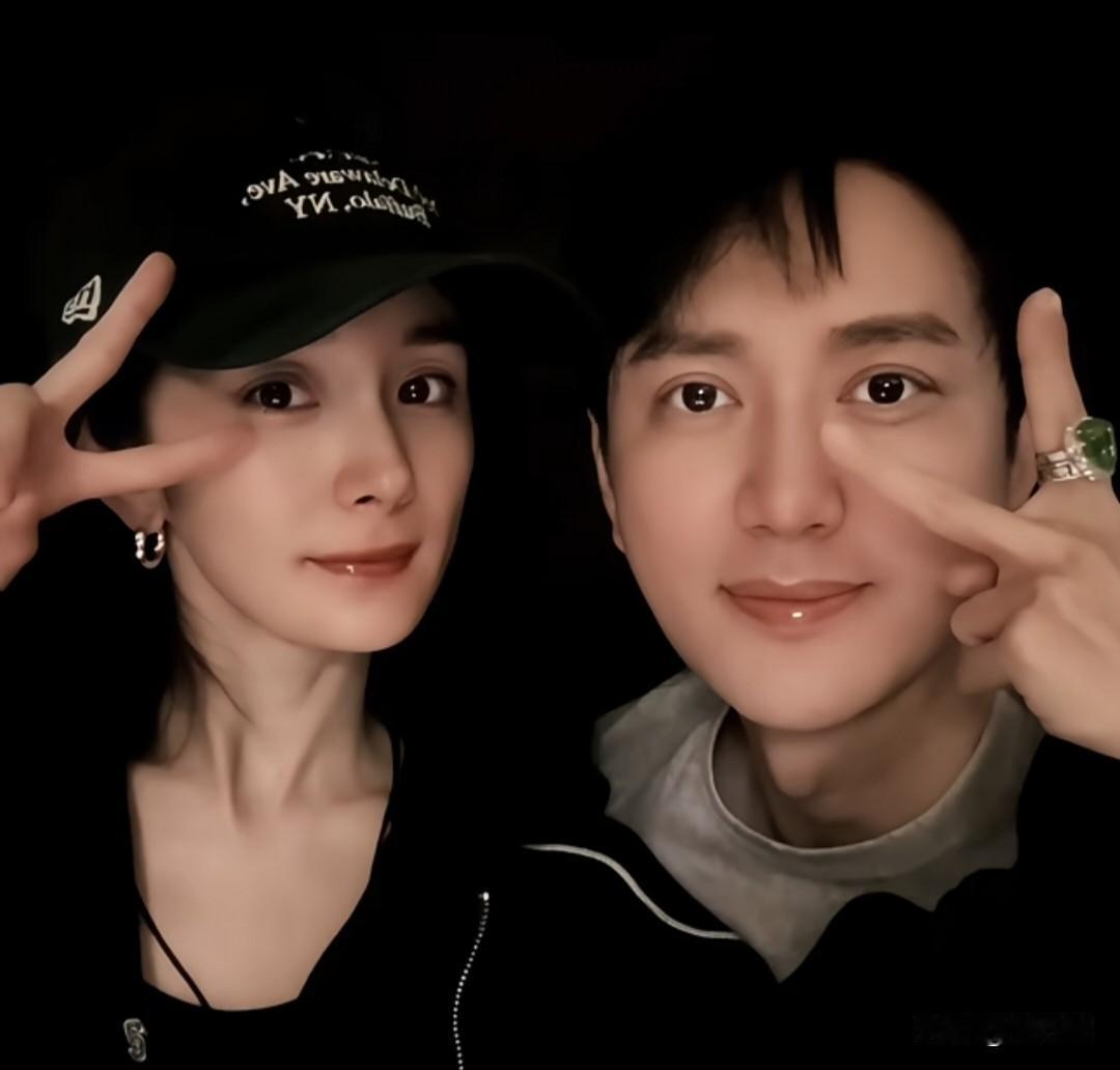 王仁君拿下飞天奖最佳男主角后，赵丽颖第一时间送上祝福，大家都在讨论“明兰”和“二