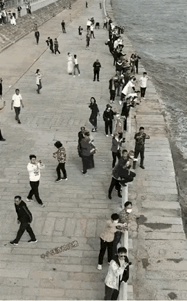 这种活动，一般是外地游客参加的。