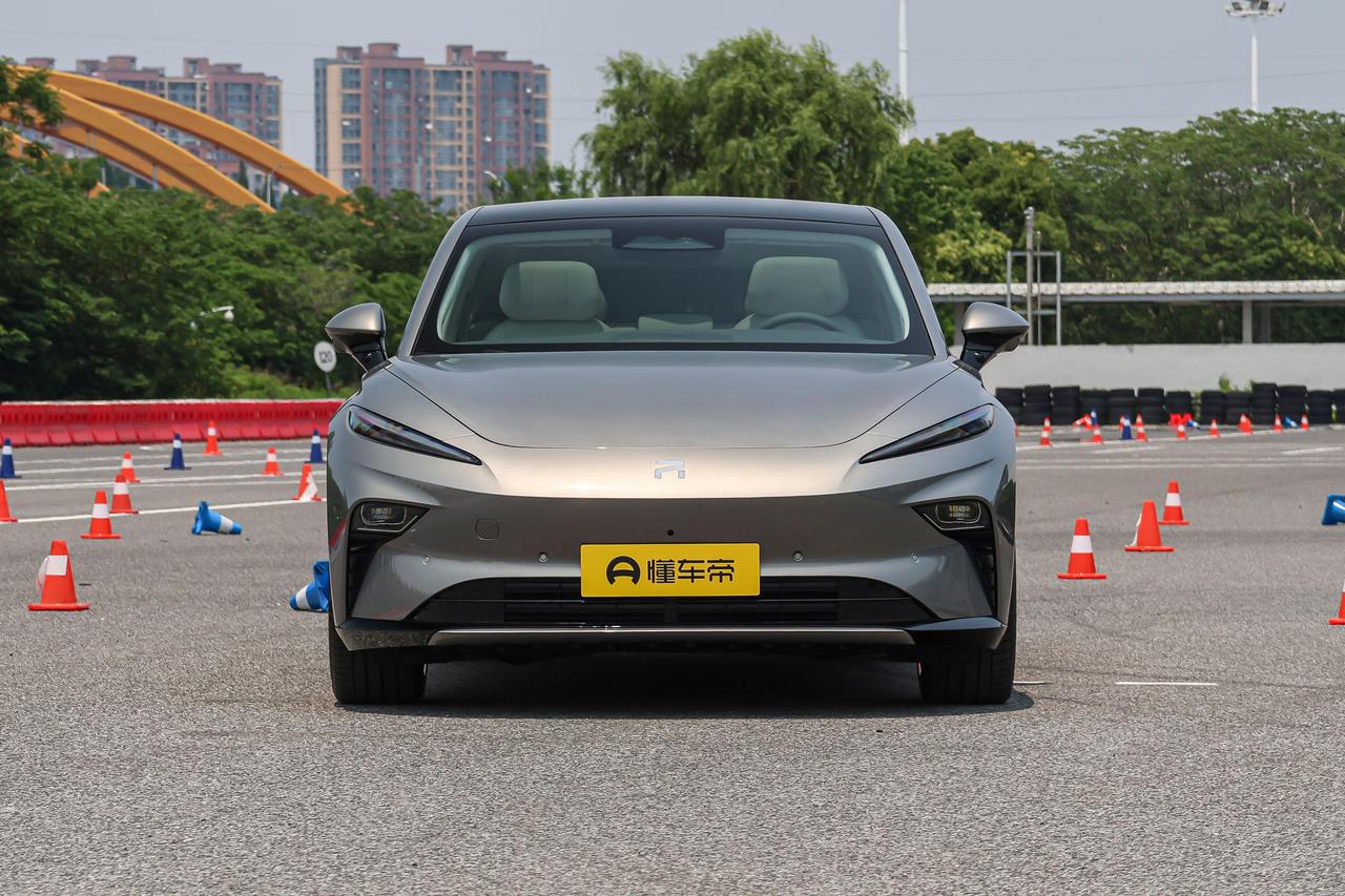 6月26日，飞凡汽车旗下2025款飞凡F7正式上市，推出4款配置车型，指导价18