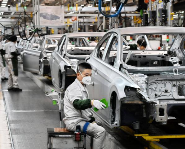 为什么中国要下血本猛攻新能源车？说句实在话，环保就是个幌子，石油也不过是个借口。